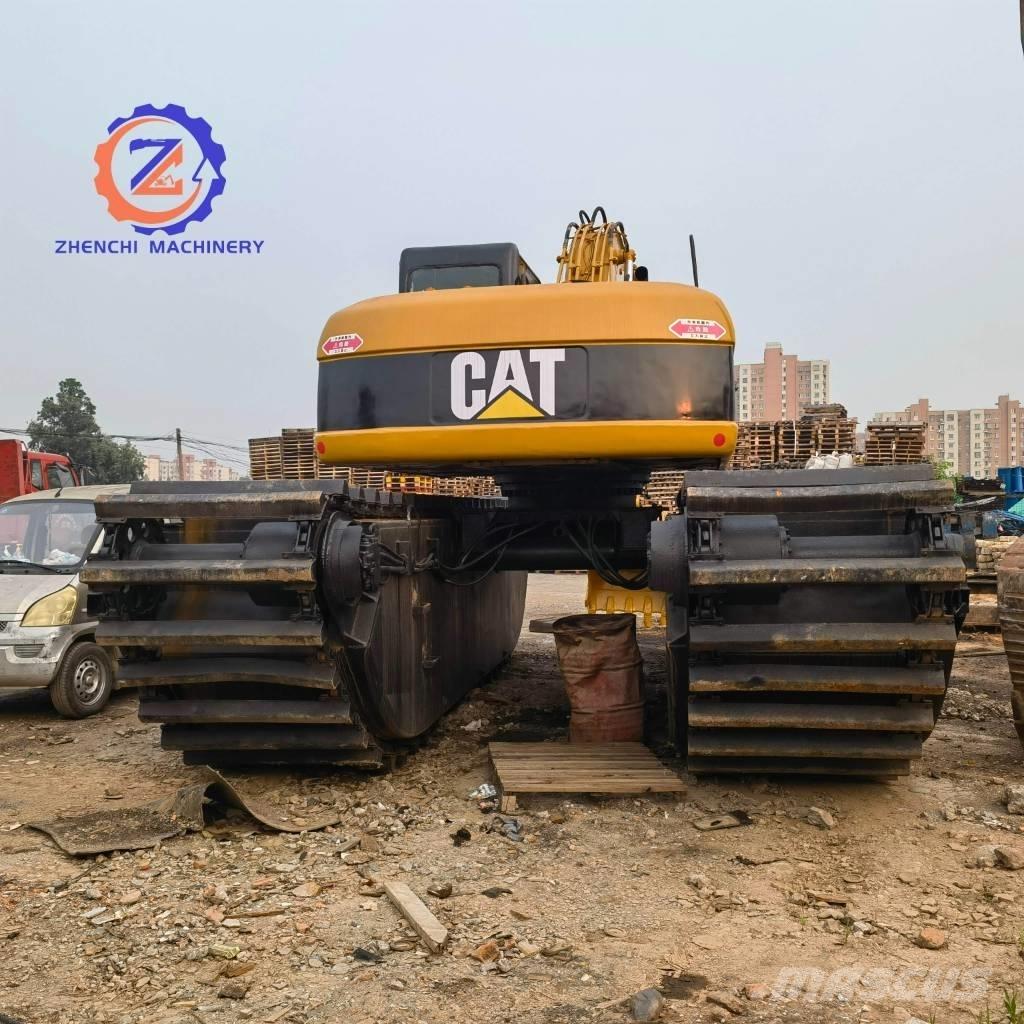 CAT 320 C Amfibische graafmachines