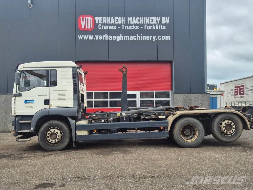 MAN 26 430 Vrachtwagen met containersysteem