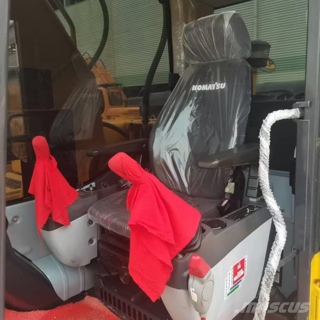 Komatsu 220-8 Minigraafmachines < 7t