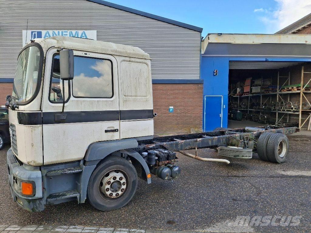 MAN 14.220 Chassis met cabine