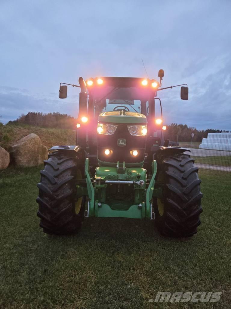 John Deere 6150R Tractoren