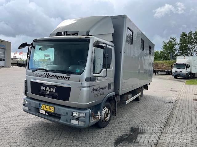 MAN 8.180 Bakwagens met gesloten opbouw