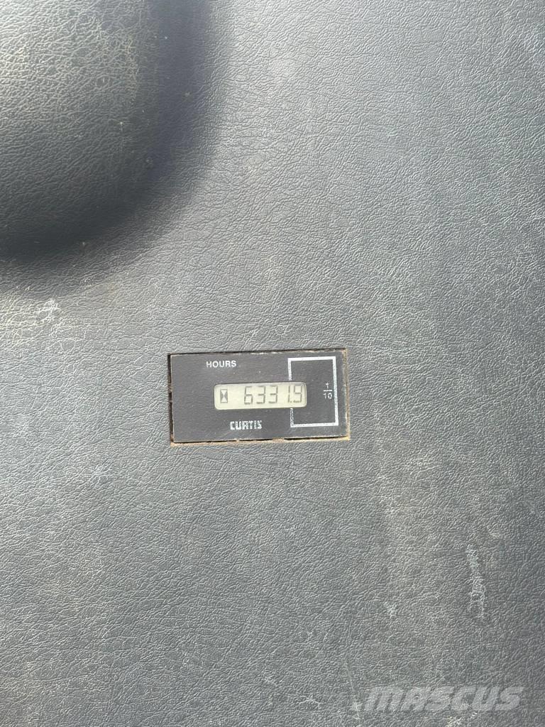 Hyundai HX 330 Rupsgraafmachines