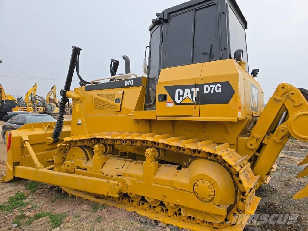 CAT D7G Rupsdozers
