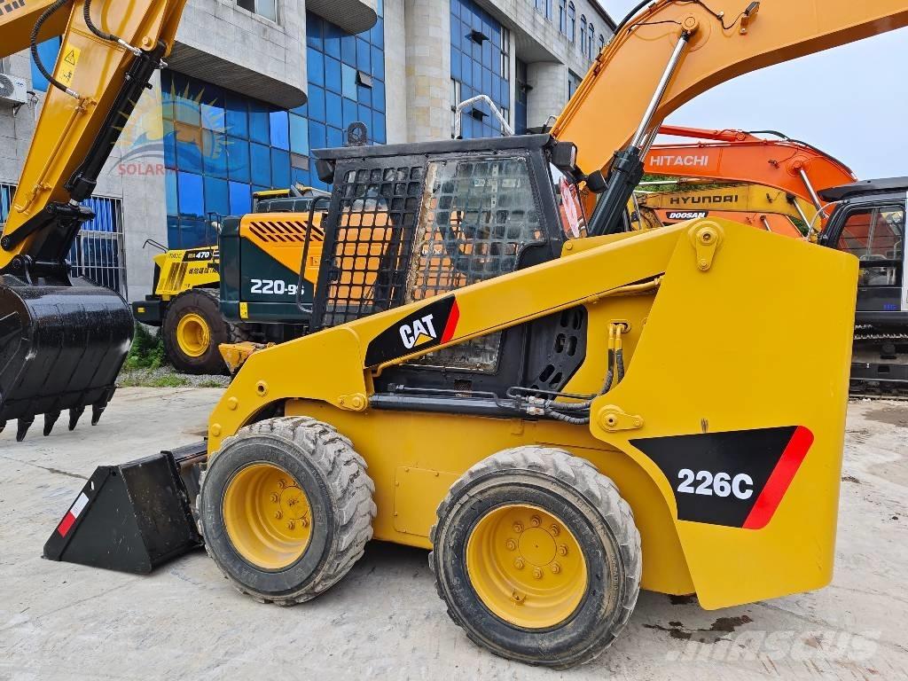 CAT 226 C Schrankladers