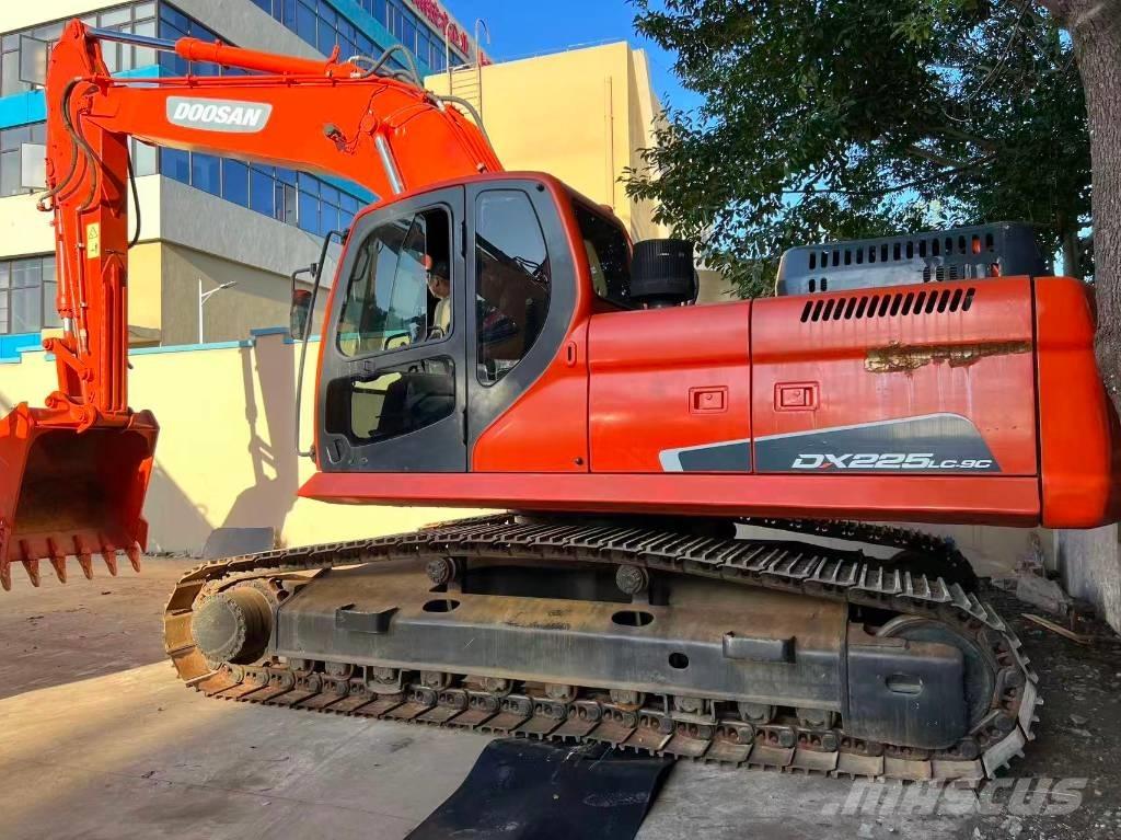 Doosan DX 225 LC Rupsgraafmachines
