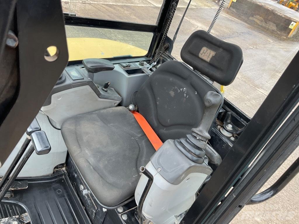 CAT 302.7 D CR Minigraafmachines < 7t