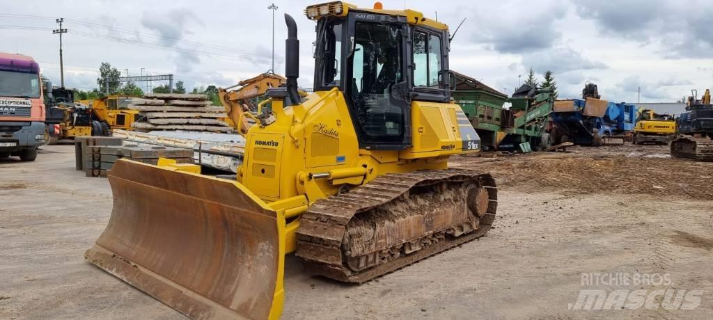 Komatsu D 51 EX-22 Rupsdozers