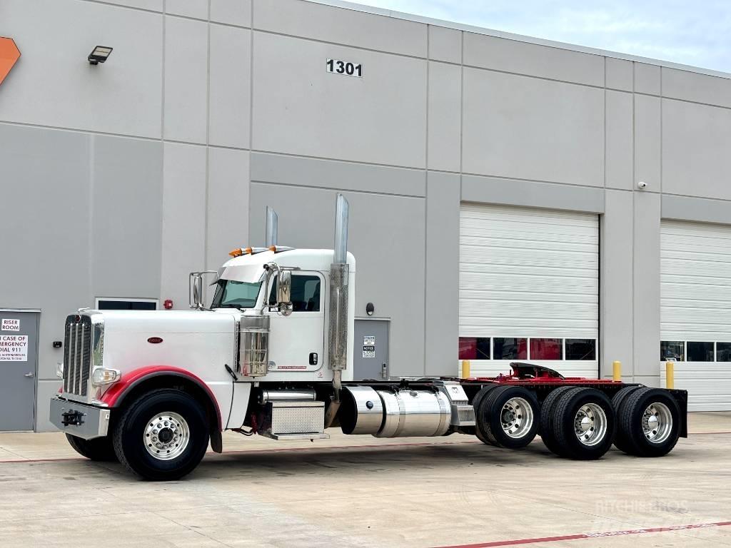 Peterbilt 389 Trekkers