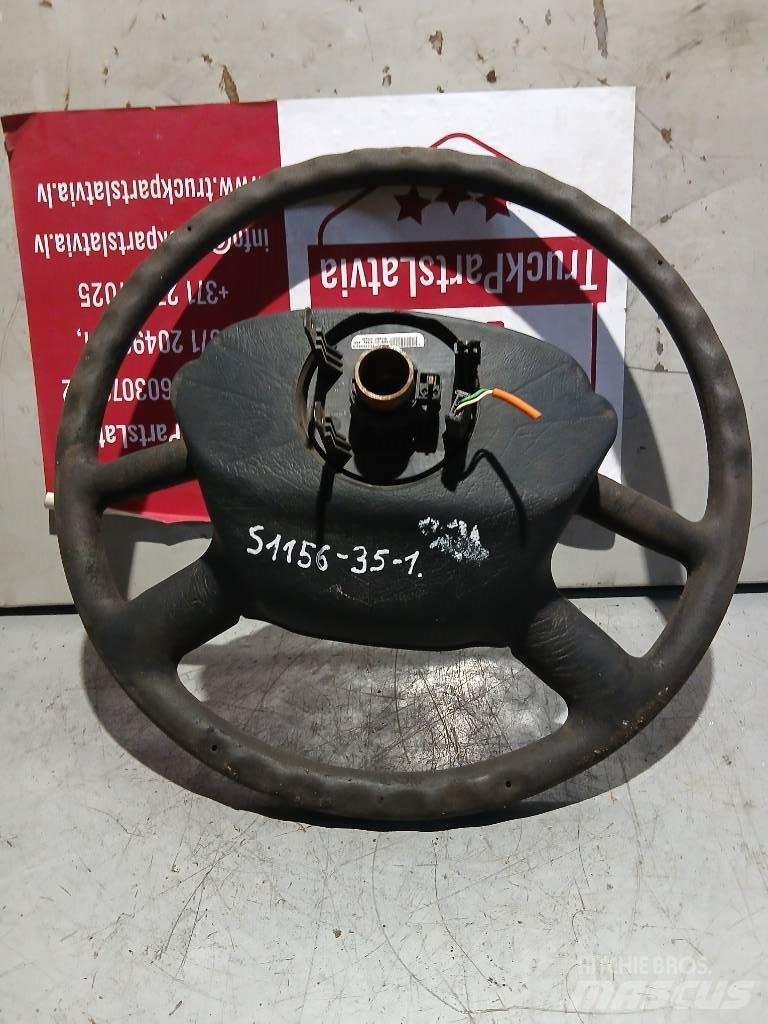 Scania 144    1327026 Cabine en interieur