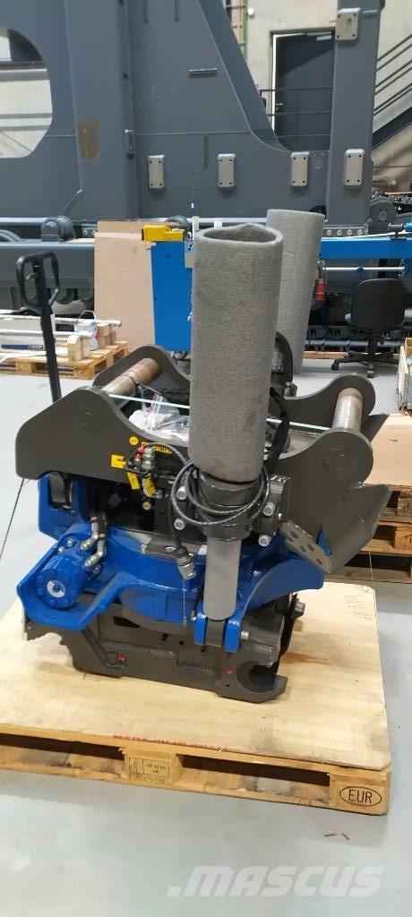 SMP ST28 Rupsgraafmachines