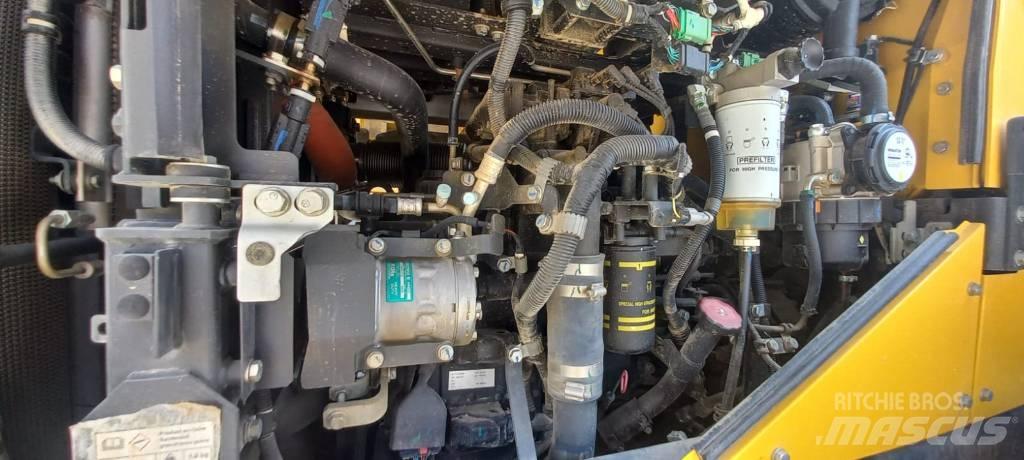 Komatsu WA270-8 Wielladers