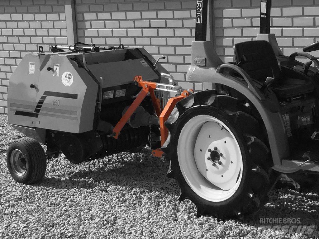  Komondor SBV-800 Ronde-balenpersen