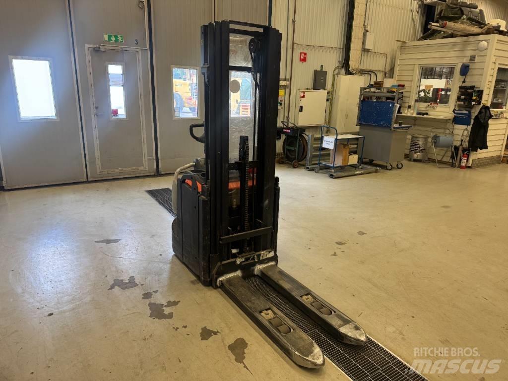BT Toyota SPE 120 L Meeloop stapelaar