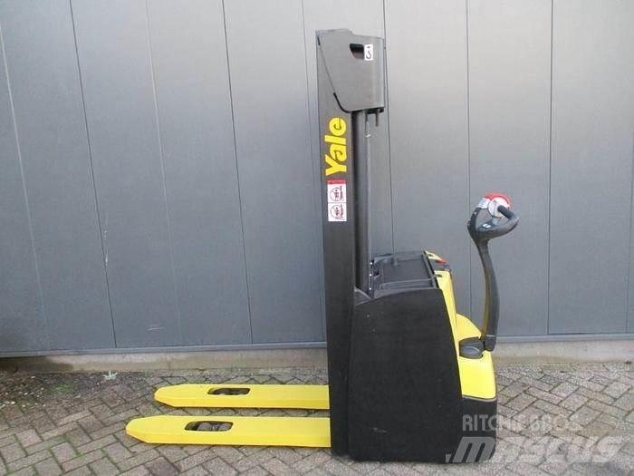 Yale MS 16 Meeloop stapelaar