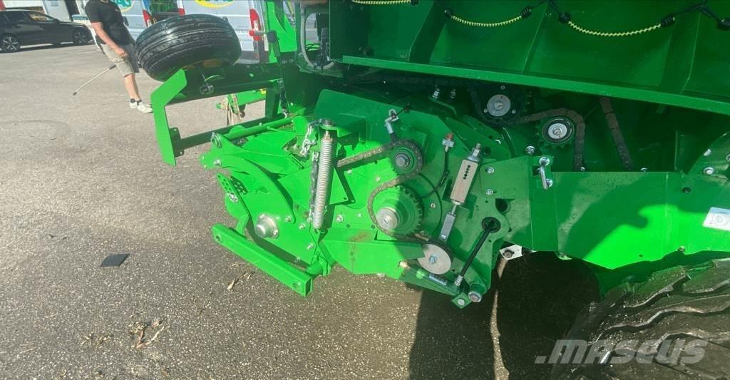 John Deere V461M Ronde-balenpersen