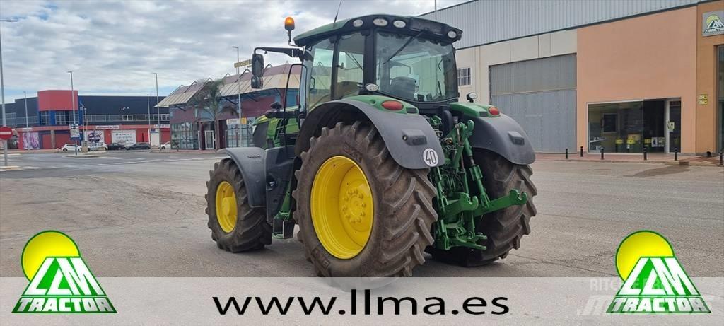 John Deere 6215 R Tractoren