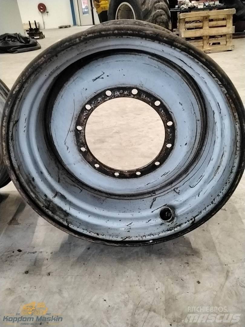 Valmet 901 20x34 Banden, wielen en velgen