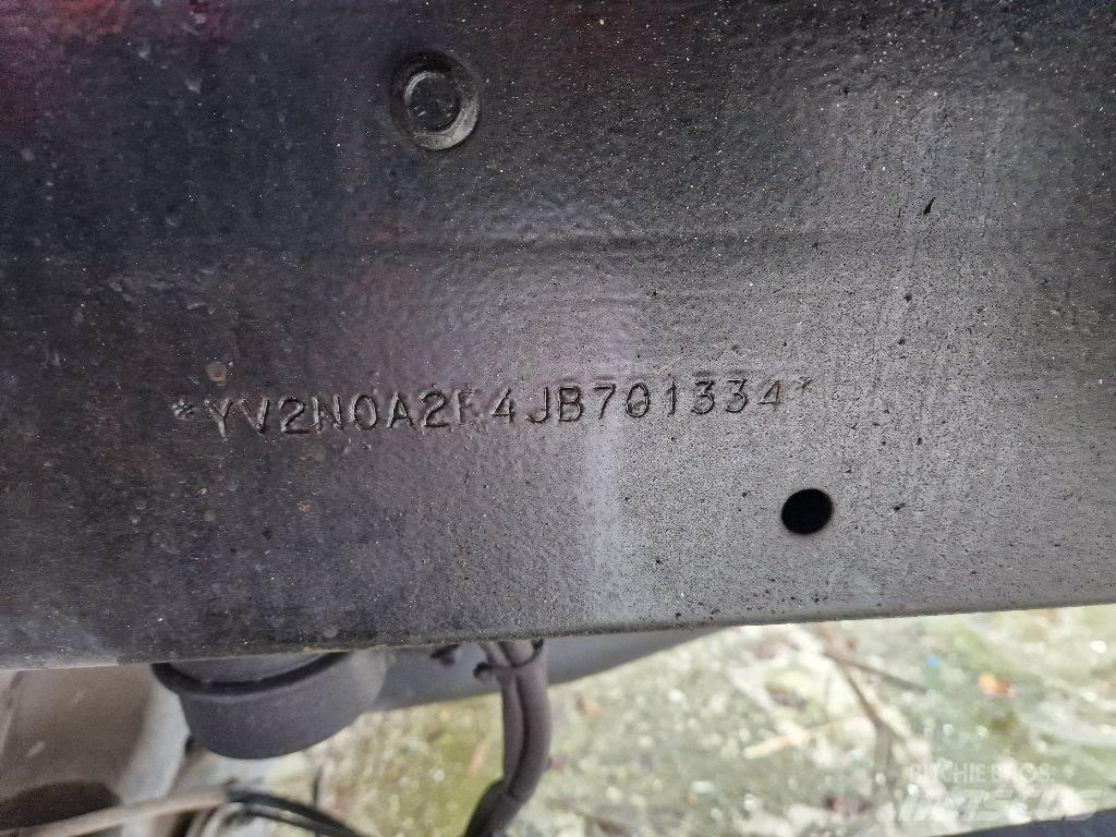 Volvo N10 6x6 Chassis met cabine