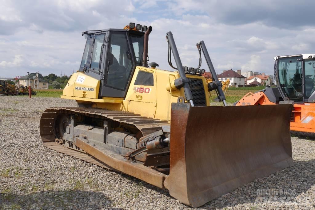 New Holland D 180 Rupsdozers
