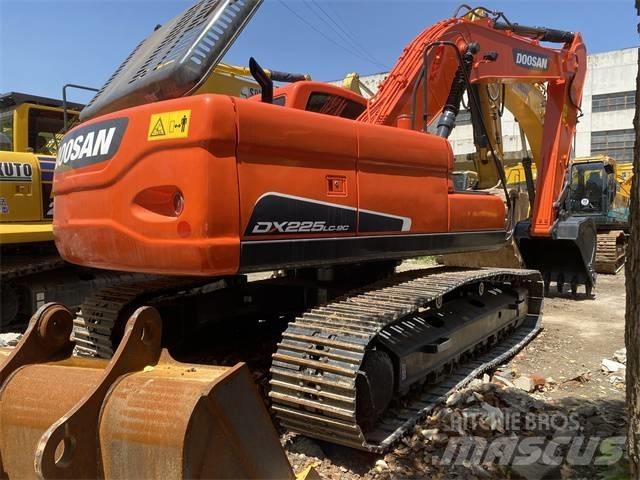 Doosan DX 225 LC Rupsgraafmachines