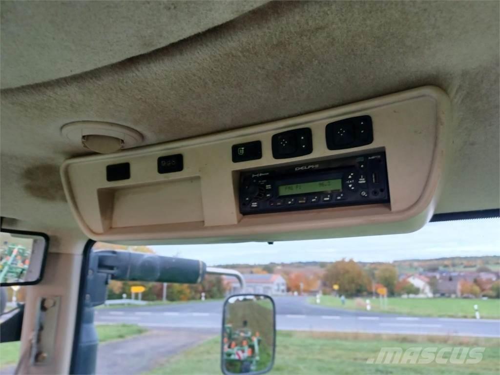 John Deere 8335R Tractoren