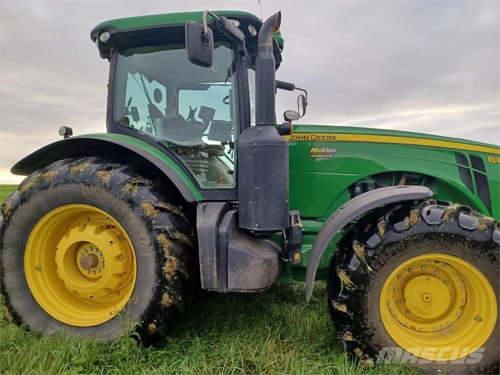 John Deere 8335R Tractoren