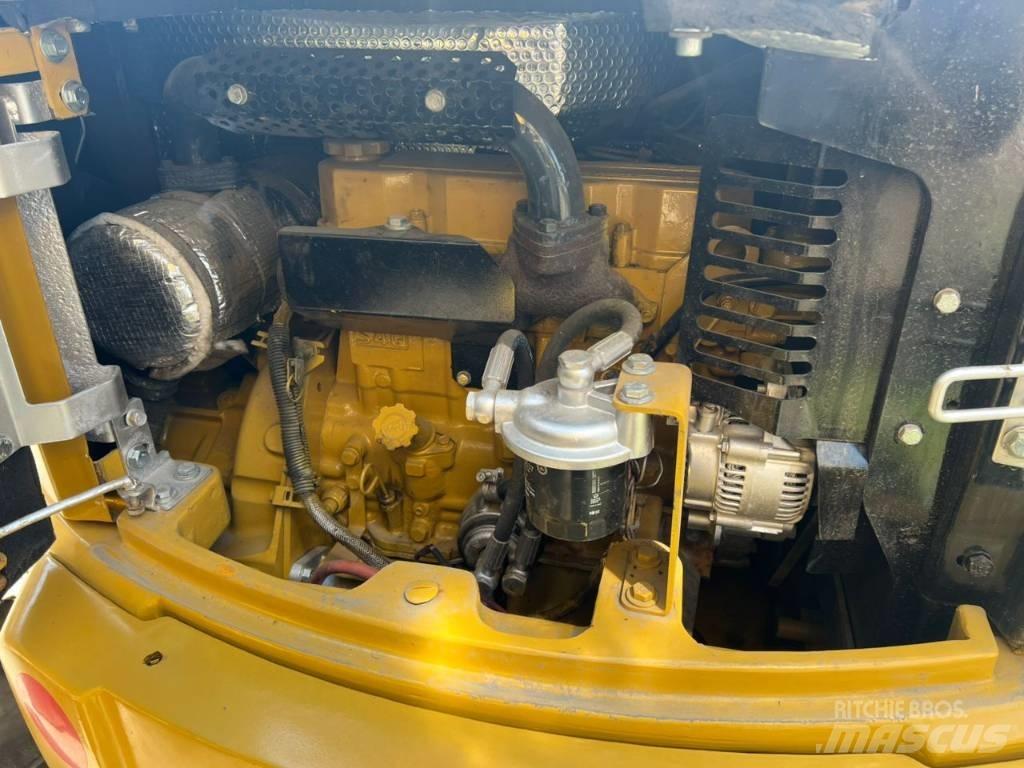 CAT 304 C Rupsgraafmachines