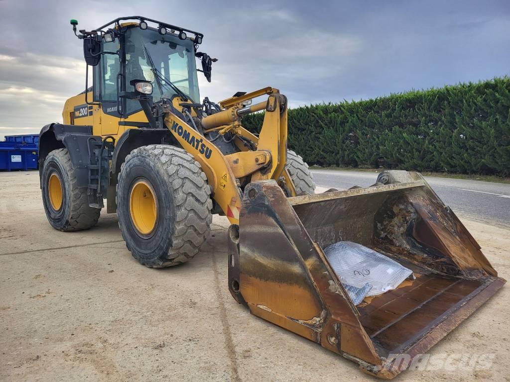 Komatsu WA200-8 Wielladers