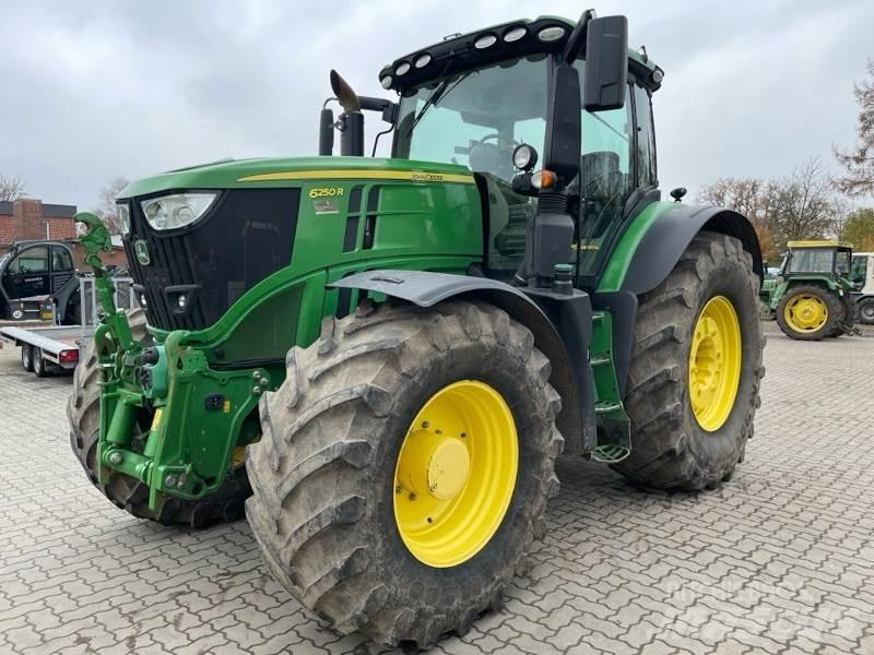 John Deere 6250R Tractoren