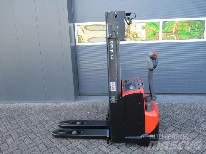 Toyota SWE 140 Meeloop stapelaar