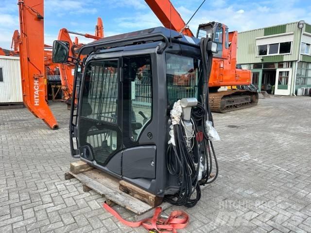 Hitachi ZX-LC-5B Cabine en interieur