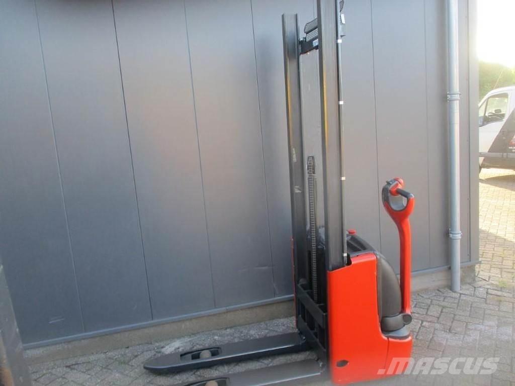 Linde L 10 Meeloop stapelaar