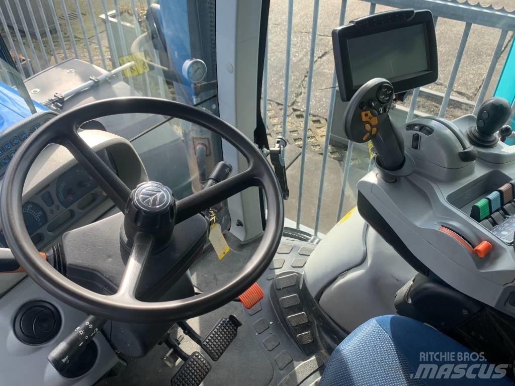 New Holland T 6080 Tractoren