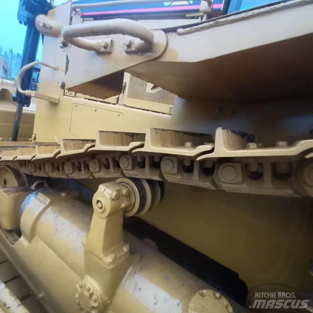 CAT D 6 H Graders