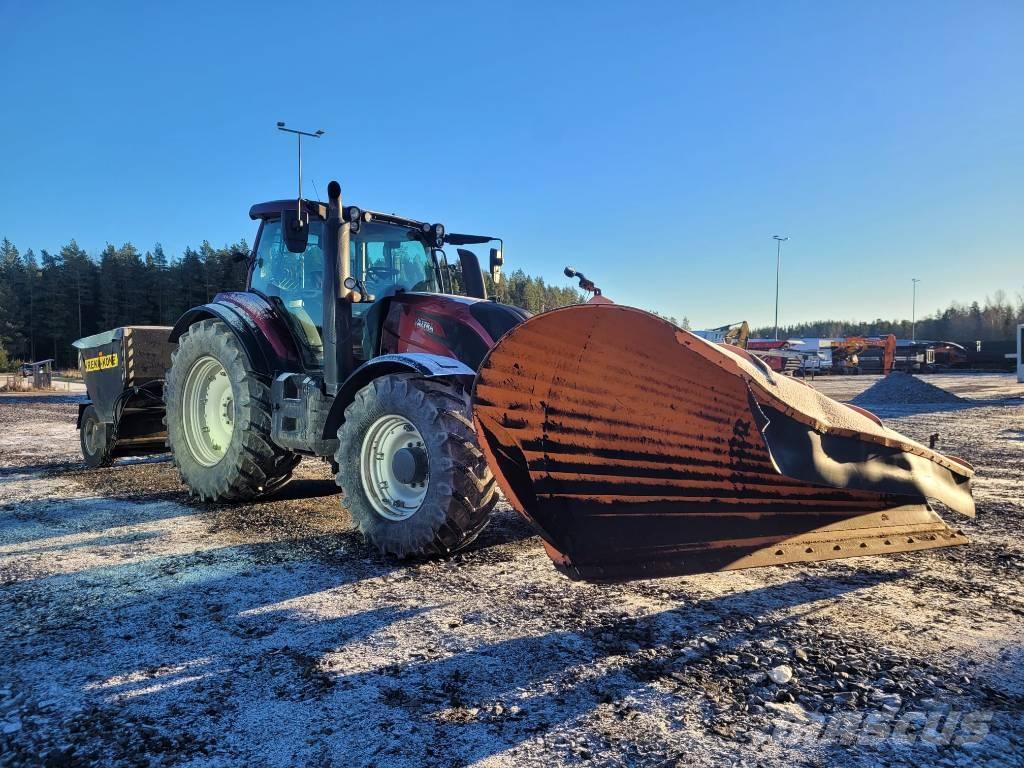 Valtra T 174 E Tractoren