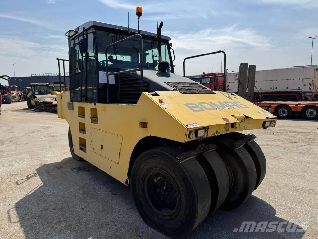 Bomag BW 24 R Bandenwalsen