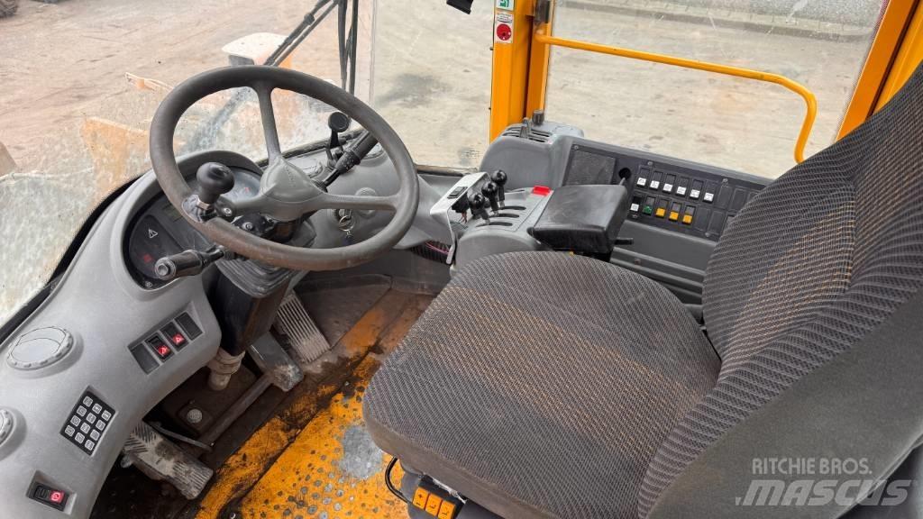 Volvo L 120 E Wielladers