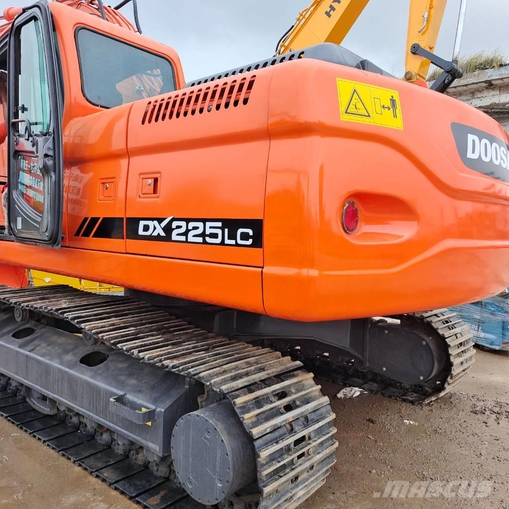 Doosan DX 225 Rupsgraafmachines