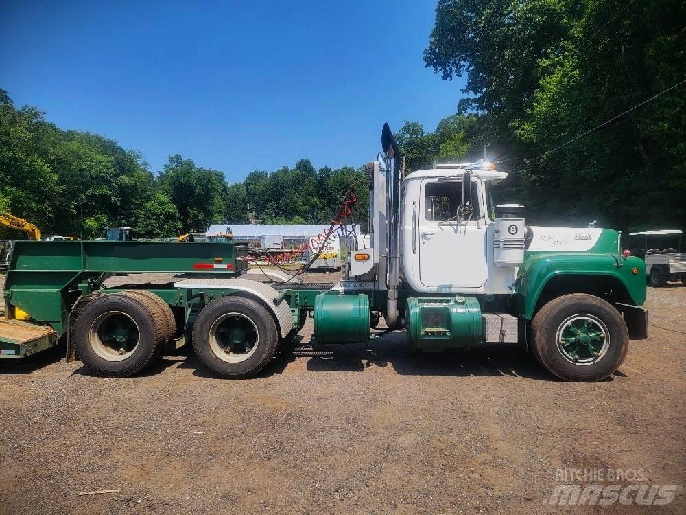 Mack R 688 ST Trekkers