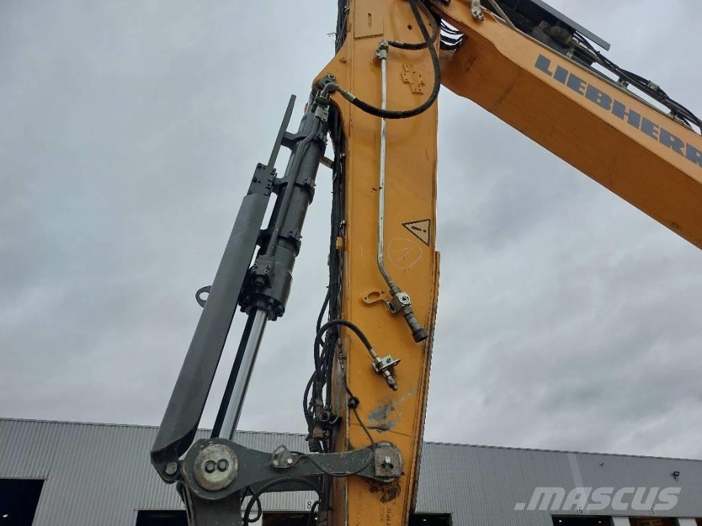 Liebherr R 936 LC Rupsgraafmachines