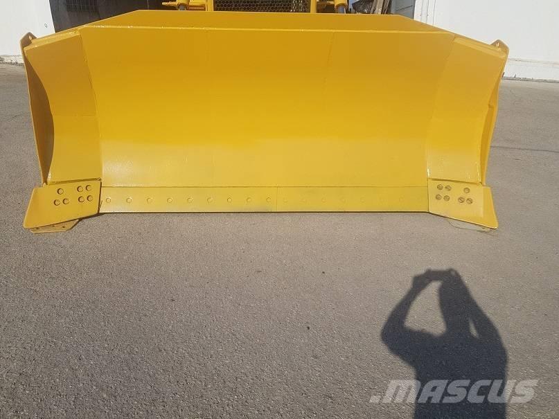Komatsu D65EX-15 Rupsdozers