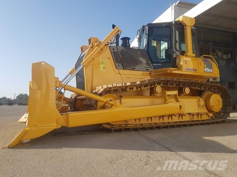 Komatsu D65EX-15 Rupsdozers