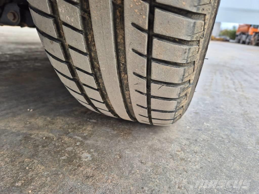 Ford Courier Gesloten opbouw