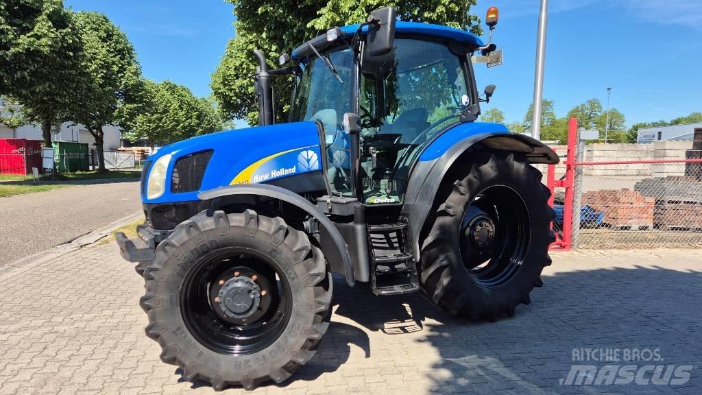New Holland T 6010 Tractoren