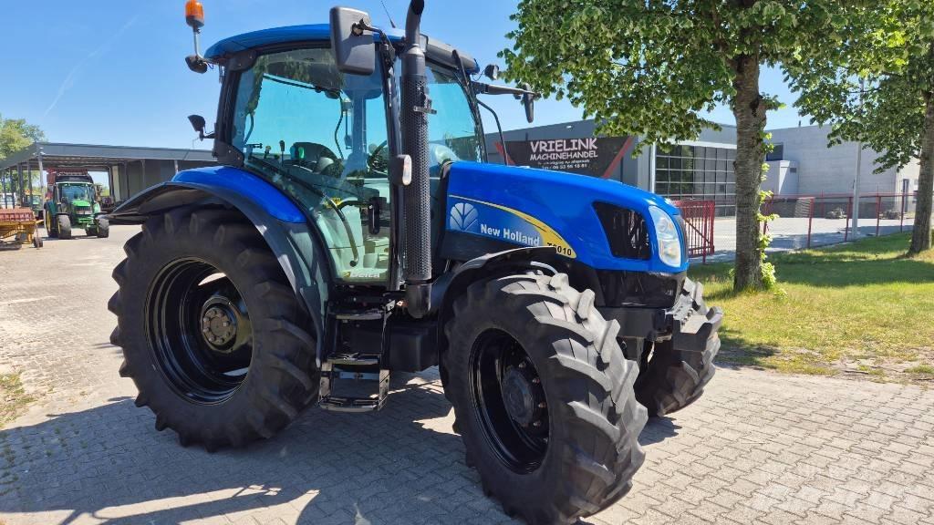 New Holland T 6010 Tractoren