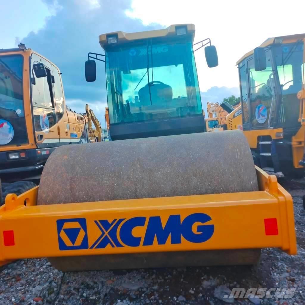 XCMG XS 183 J Trilrolwalsen