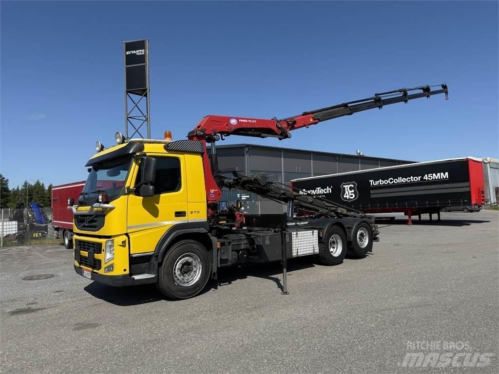 Volvo FM370 6X2 Vlakke laadvloer met kraan