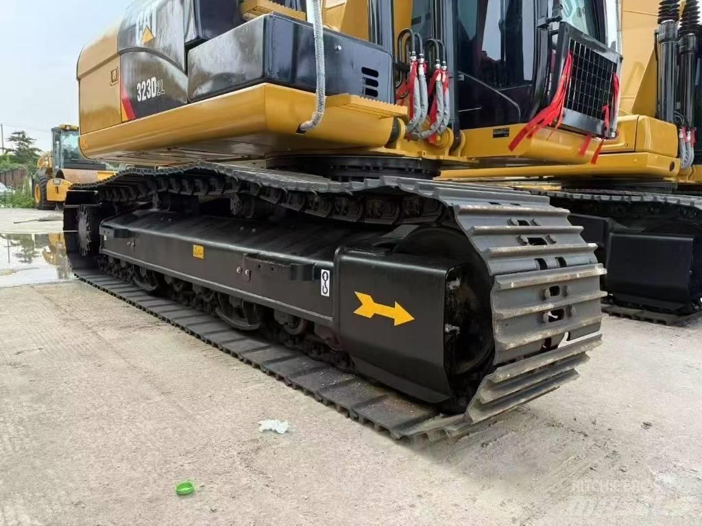CAT 323D2L Rupsgraafmachines