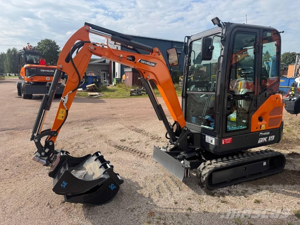 Develon DX 19-7 Minigraafmachines < 7t